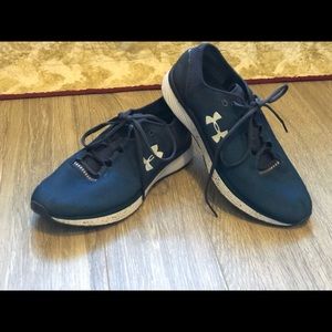 Mens UA running Shoes